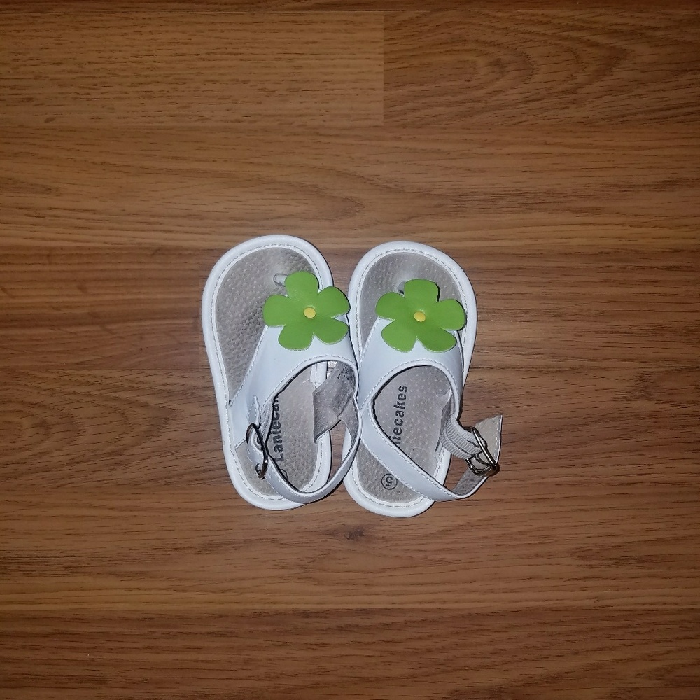 (Hold)Laniecakes squeaker sandals toddler size 5