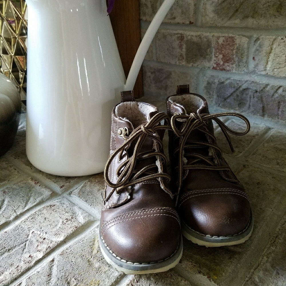 Kids Chukka boots