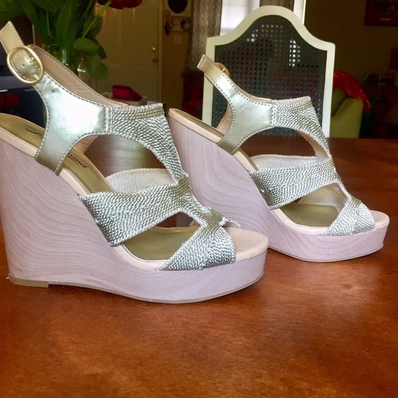 EUC Lucky Brand Nude Wedges - Picture 3 of 3