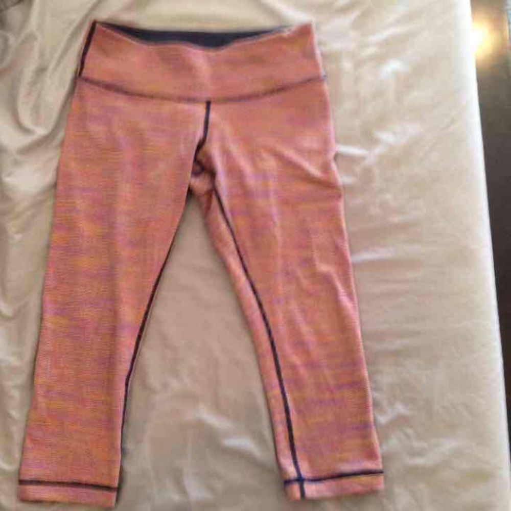 Lululemon size 8 crops
