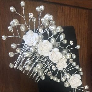 Amazing bridal hair comb with pearls and flowers