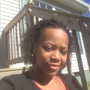 Meet your Posher, Yvette