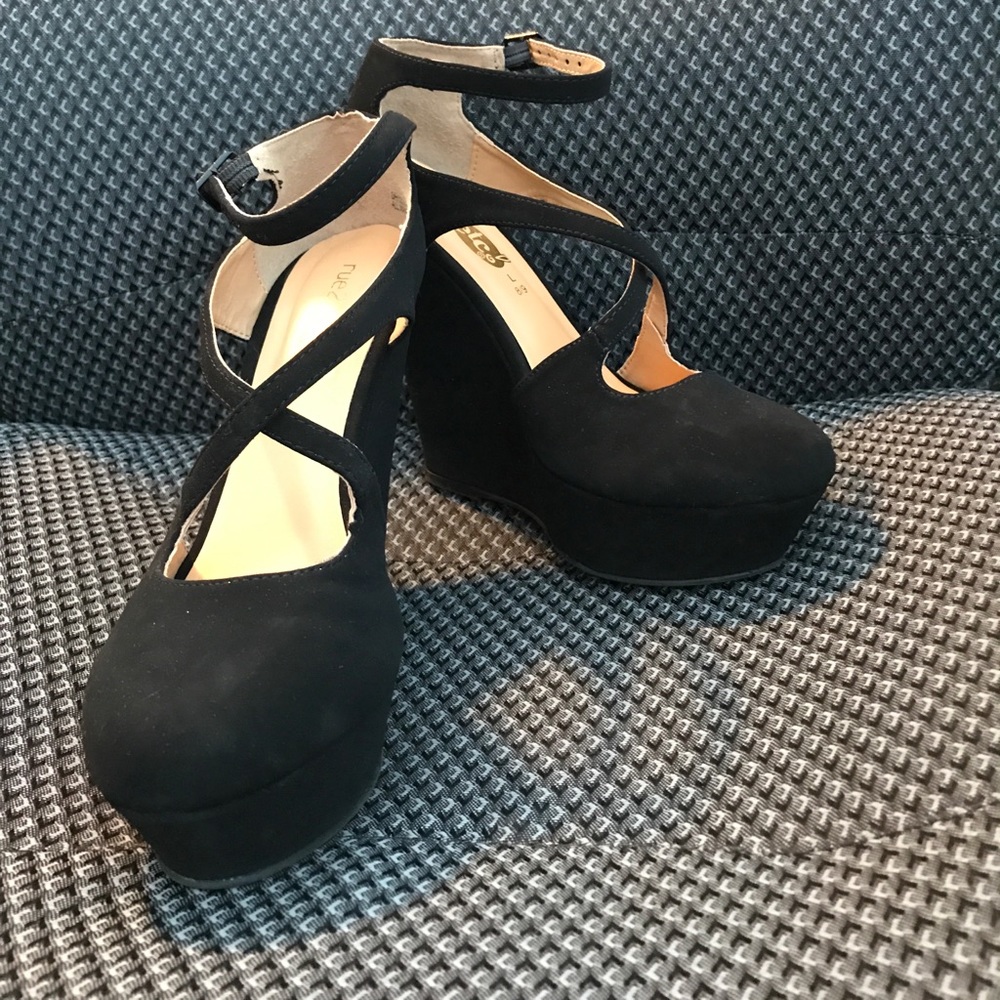 Rue 21 wedges