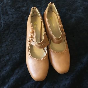 Chase and Chloe Retro Pumps