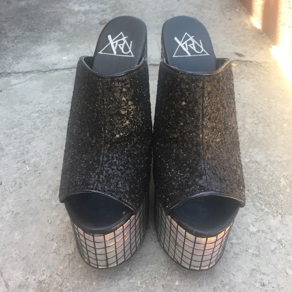 💕YRU Hologram Platforms💕