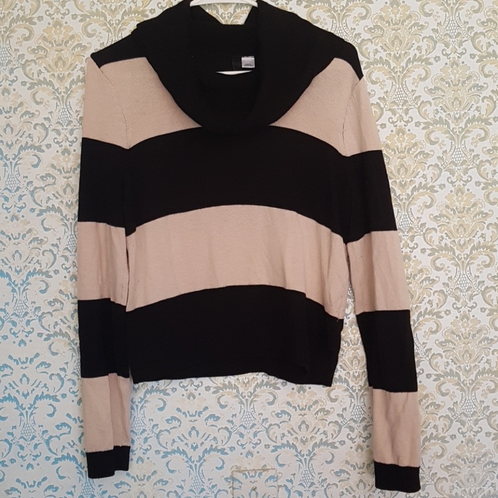 Cropped sweater
