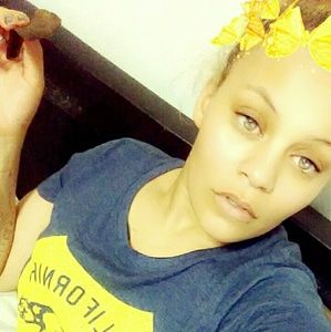 Meet your Posher, Rebecca