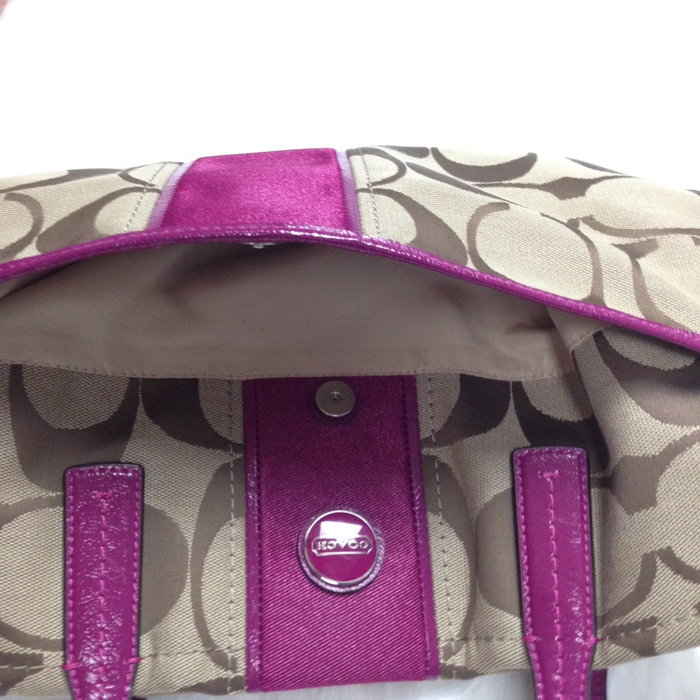 Coach S/S Tote -Passion Berry/Khaki - Picture 4 of 7