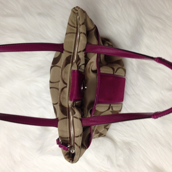 Coach S/S Tote -Passion Berry/Khaki - Picture 5 of 7