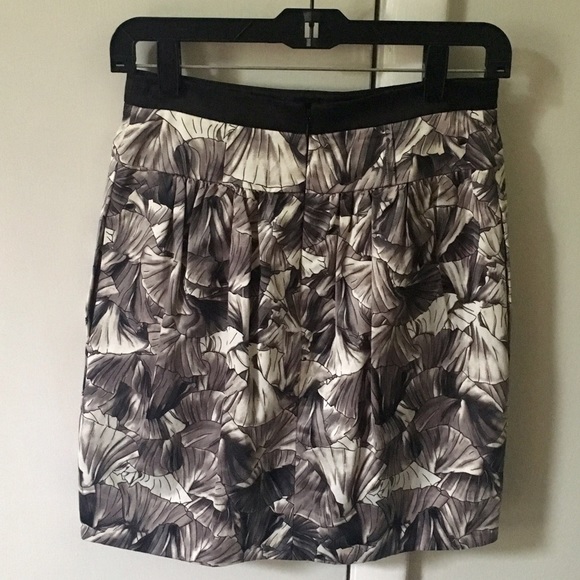 BCBG Patterned Pencil Skirt - Picture 2 of 4