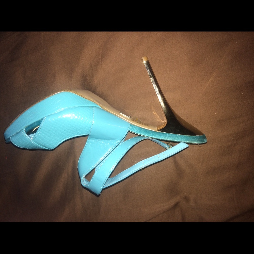 Blue & Gold opened toed shoes