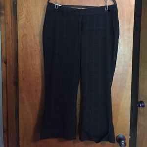 Cuffed cropped capris