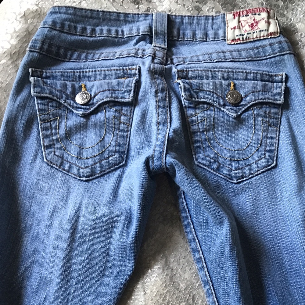 ❌❌SOLD❌❌True Religion Women's ripped jeans
