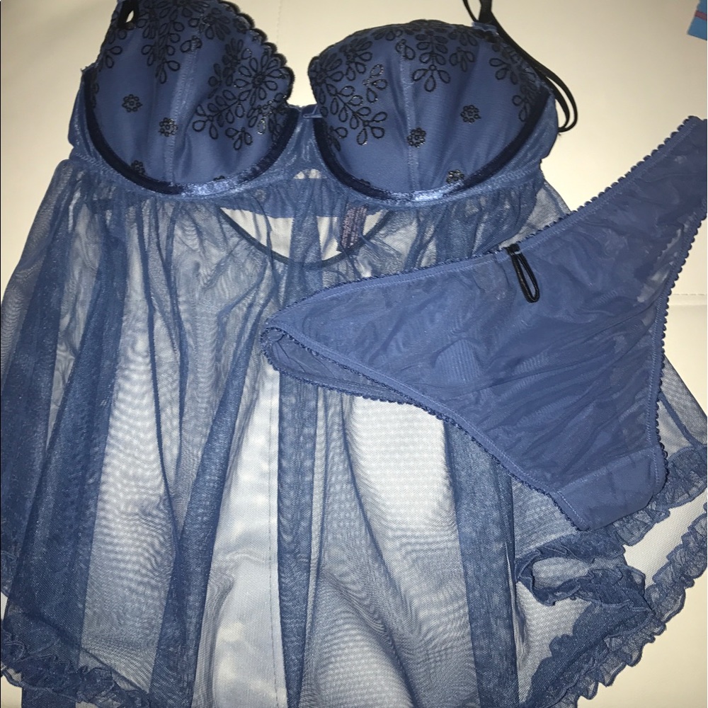 Victoria Secret sexy little things lingerie 36D