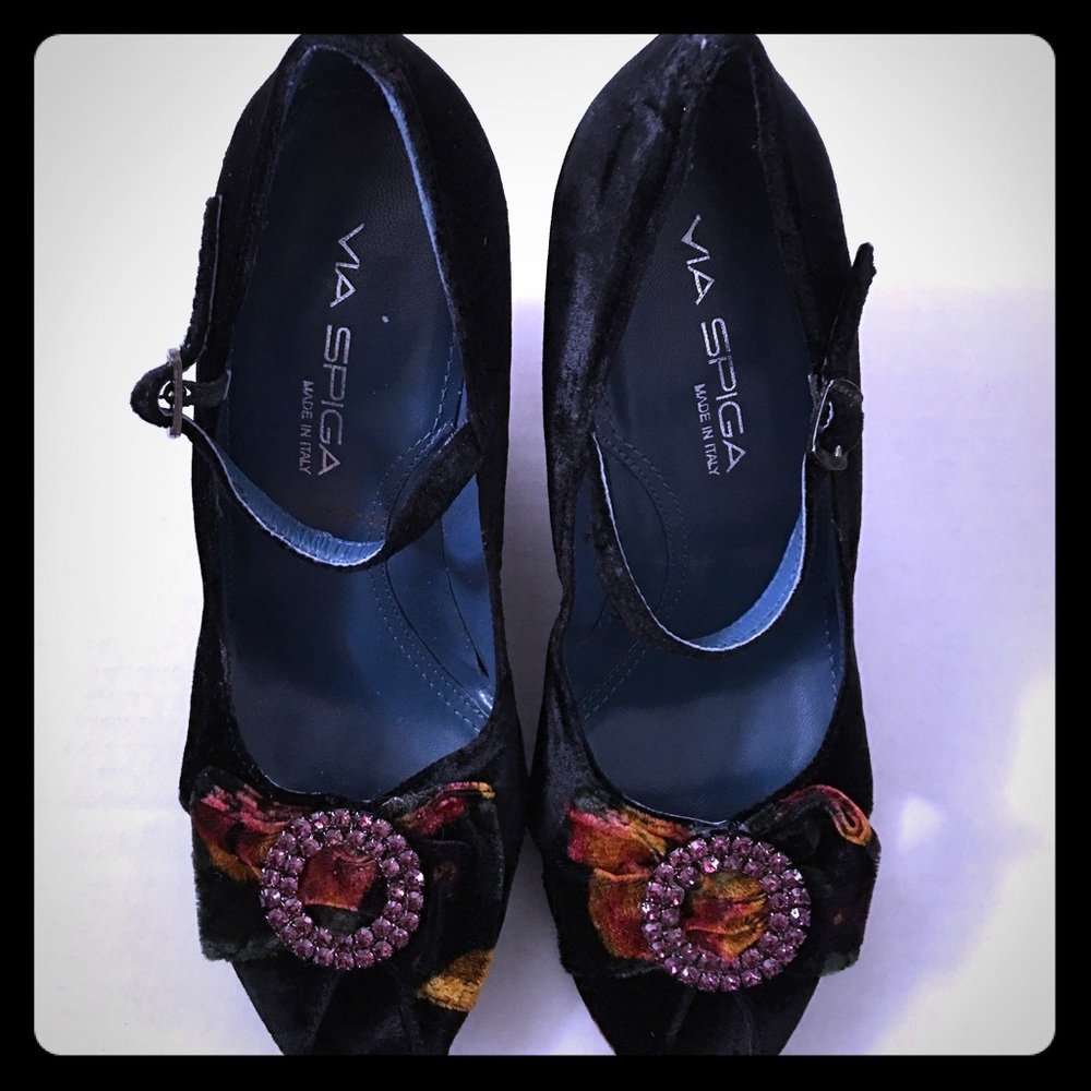 Vintage inspired velvet wedges NWOT