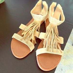 Steve Madden "Audrey" fringe sandals 8.5