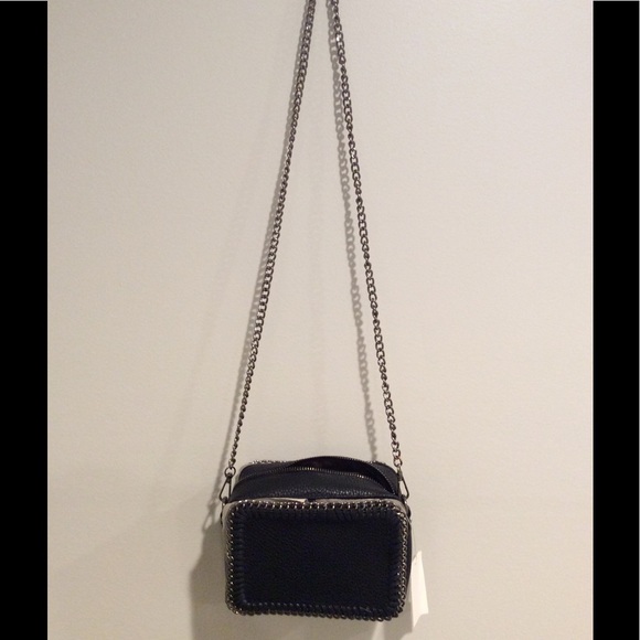 RESTOCKING SOON • Small Chain Black Crossbody Bag - Picture 6 of 7