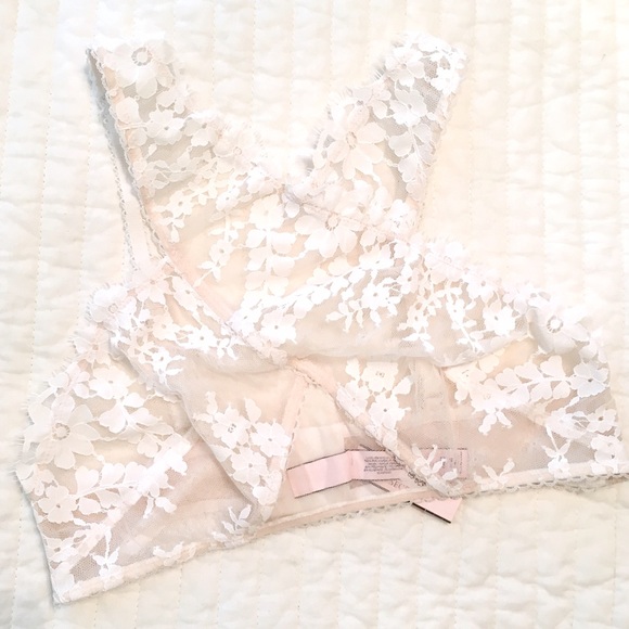 Victoria's Secret Dream Angels High Neck Lace Bra - Picture 2 of 5