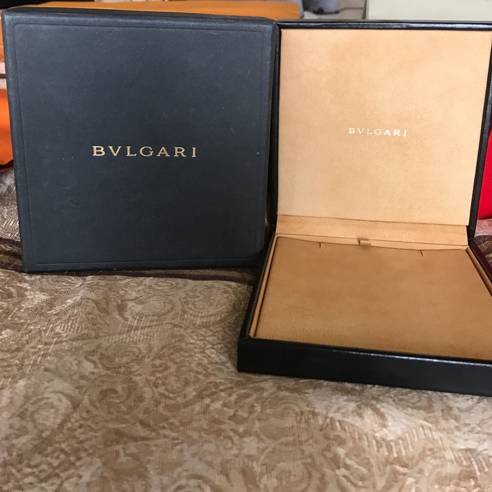 Bulgaria bracelet holder