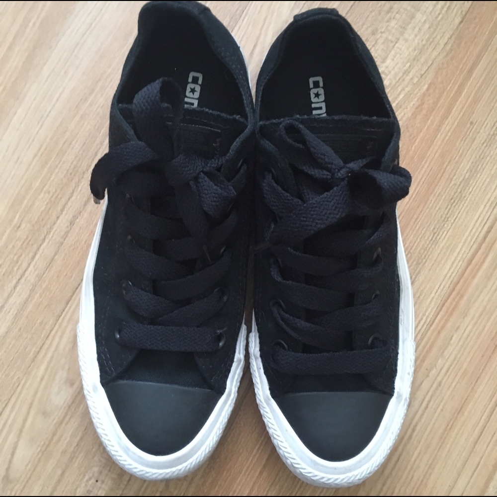 Black Converse Chucks