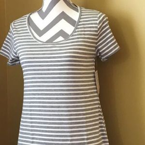 NEW PRICE FIRM LULAROE CLASSIC TEE