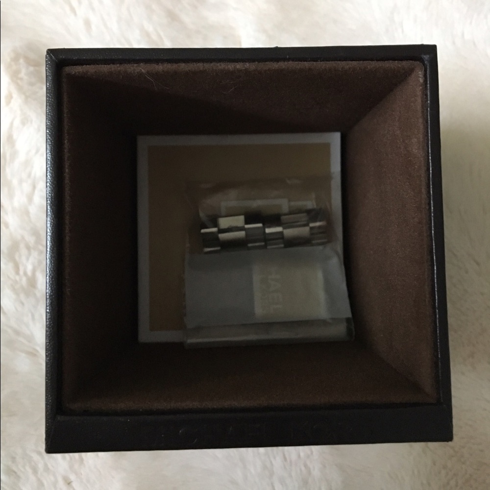 Watch - Picture 3 of 3