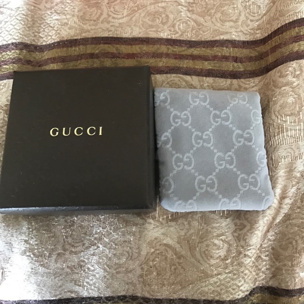 Gucci bracelet holder