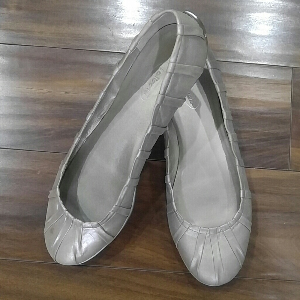 Talbots platinum leather flats