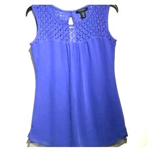 👚White House black market blouse 👚