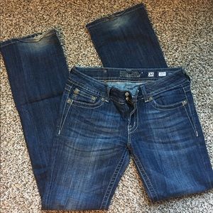 Miss Me Boot Cut size 30 in Excellent Condition!