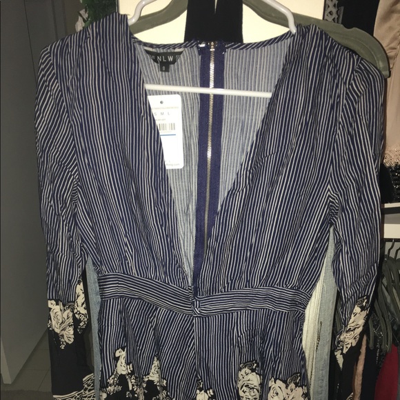 V-neck romper - Picture 5 of 6