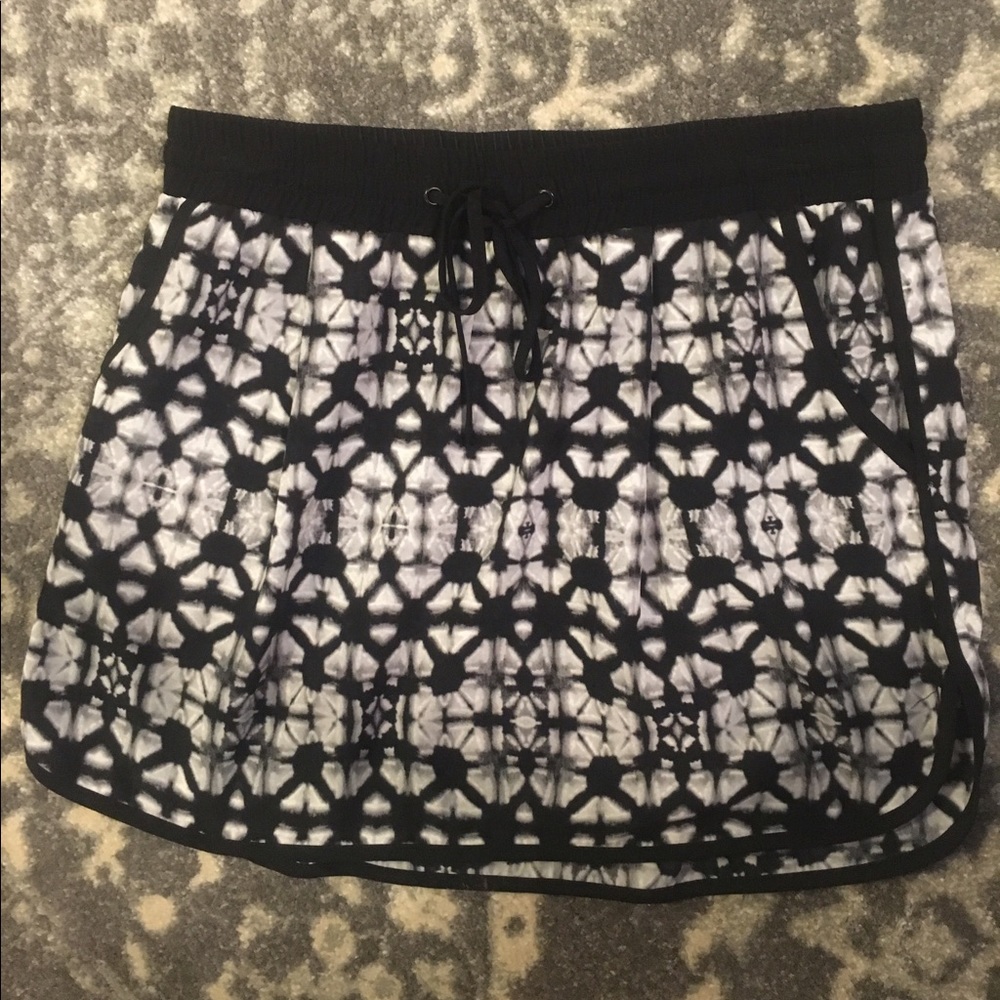 Sanctuary black and white skirt