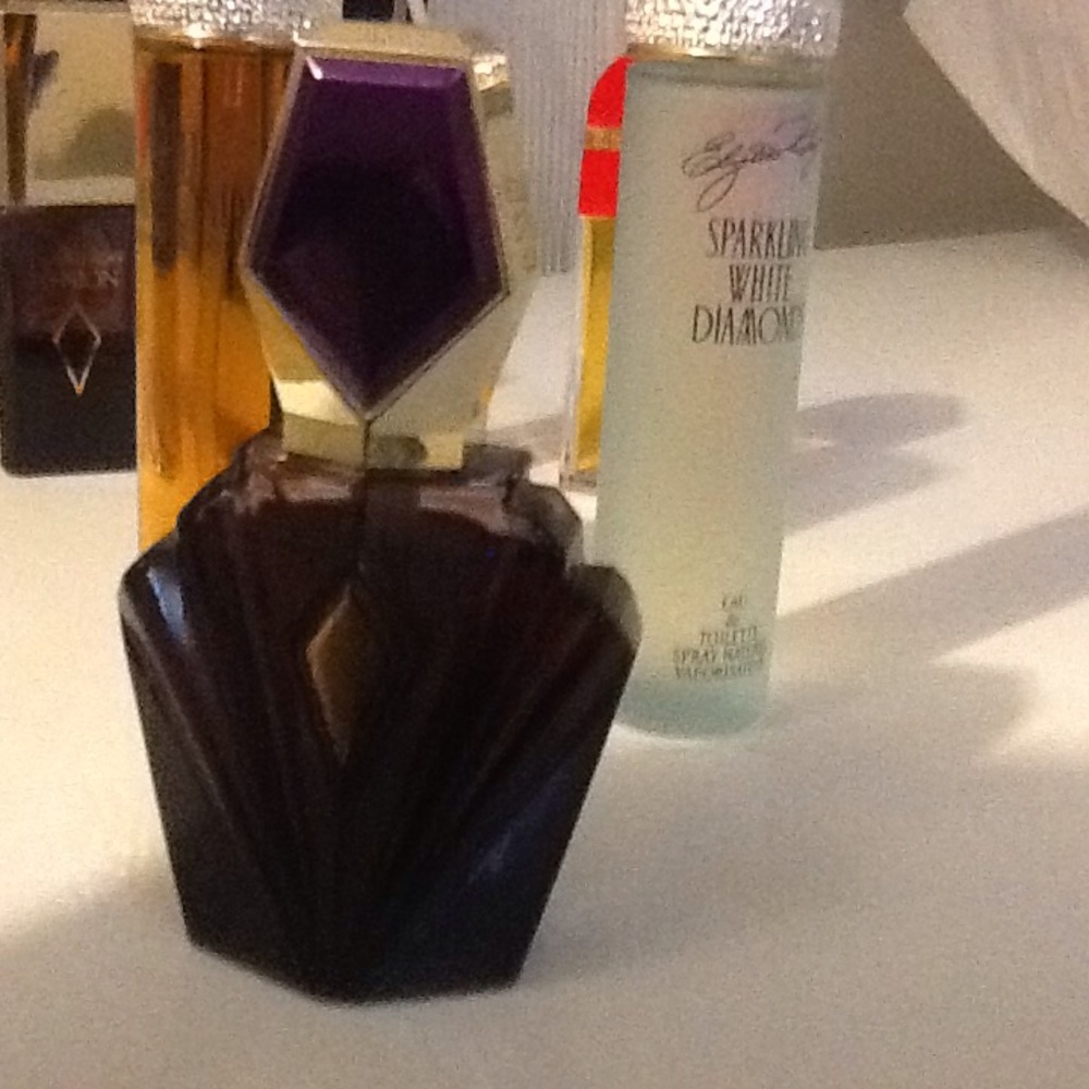 Various new fragrances. Perfum and au di toilet.
