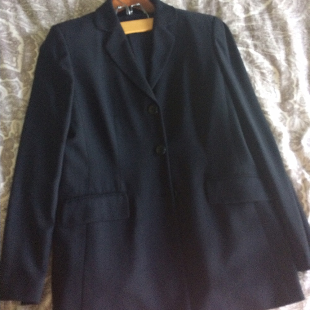 Beautiful Ann Taylor skirt suit