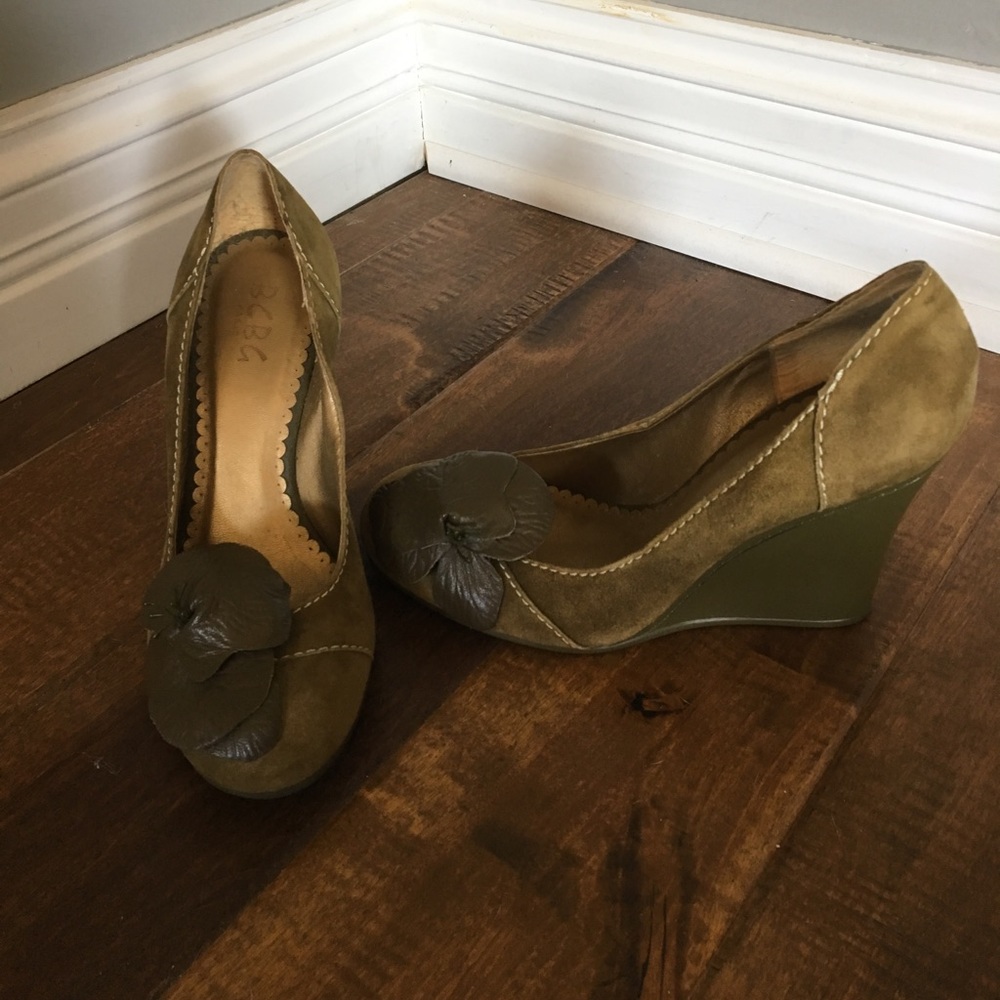BCBG statement Heels