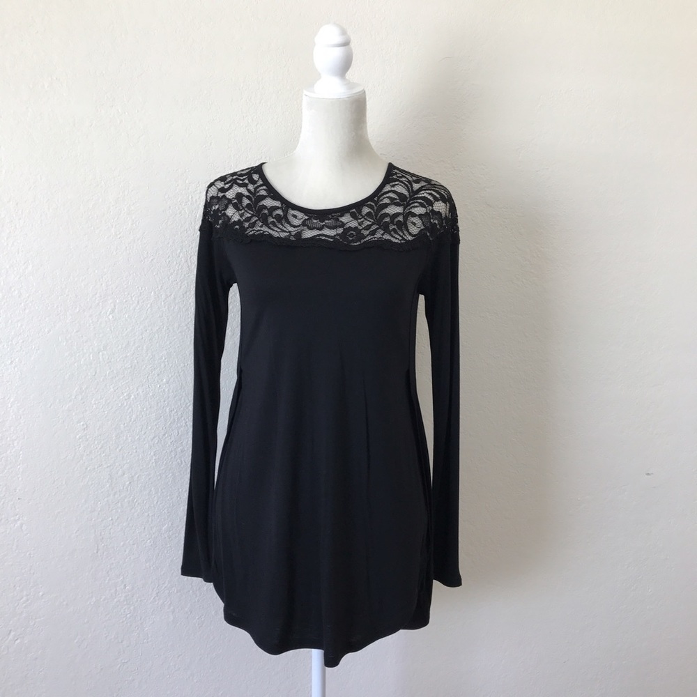 OLD NAVY Lace black top