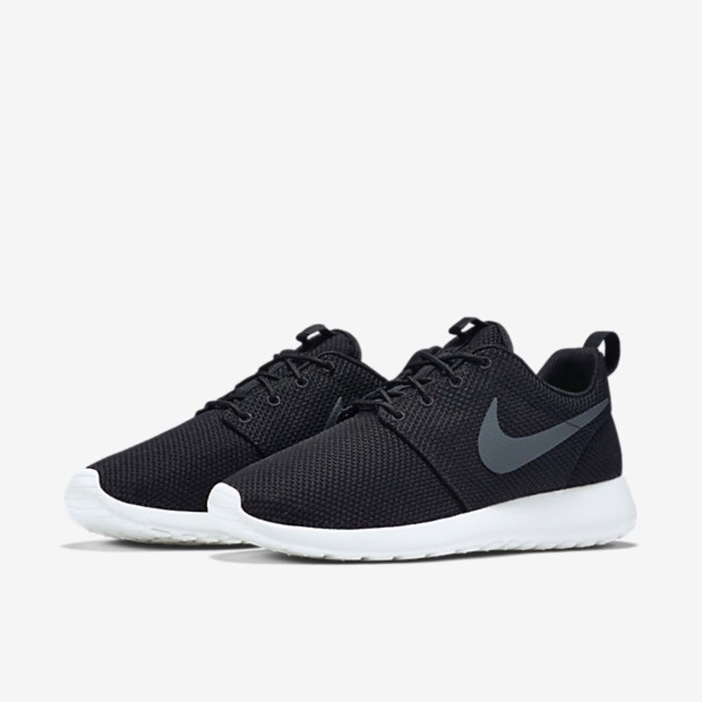 Black Nike Roshe sneakers size 11