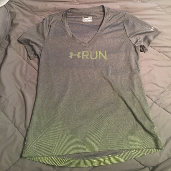 Under Armour Tops - Under Armour Workout Shirt
