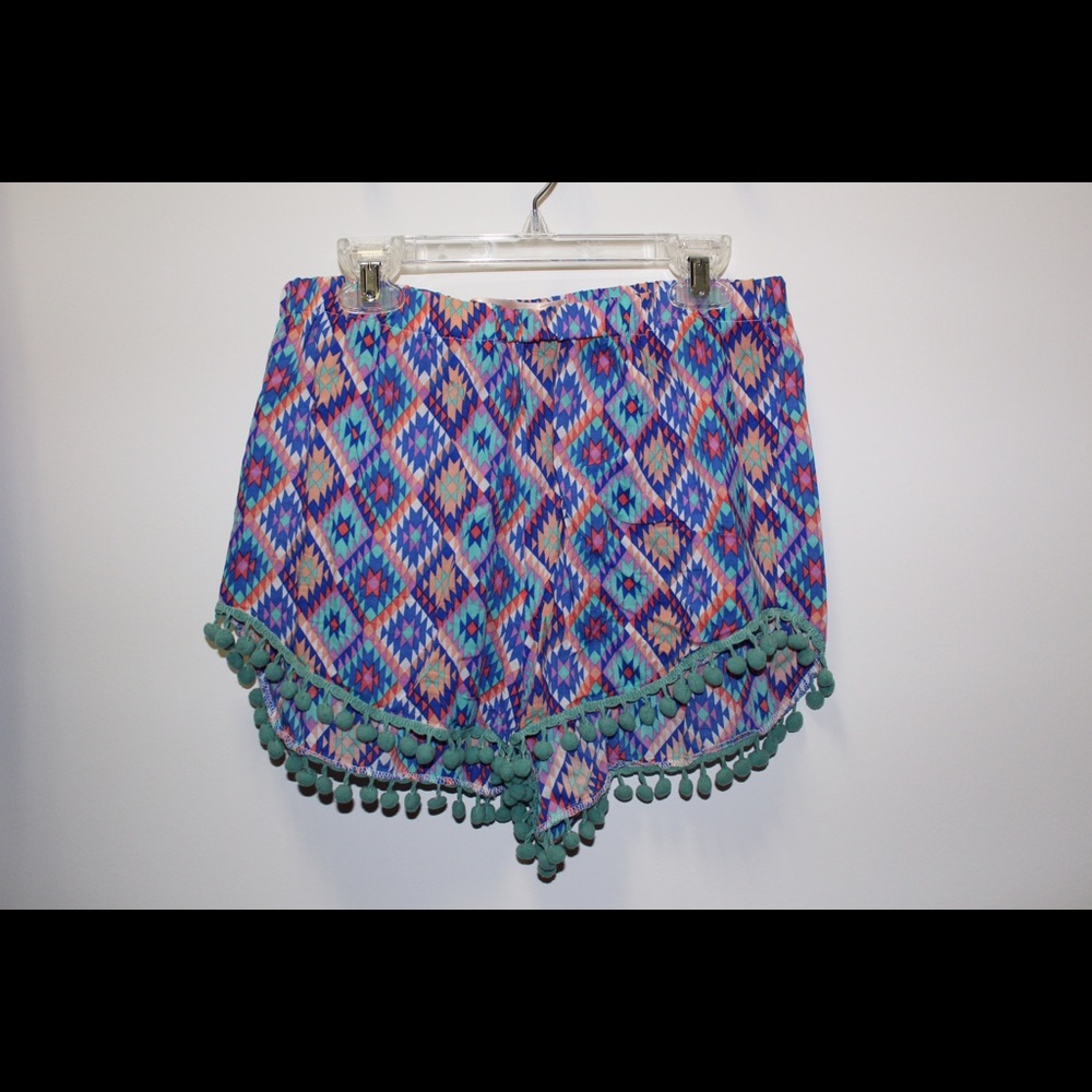 Pom Pom patterned shorts!
