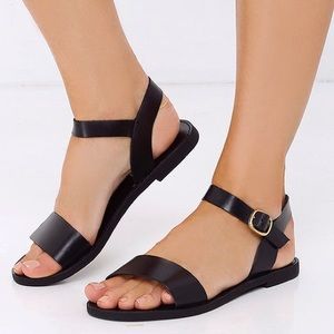 Steve Madden Donddi Flat Sandals