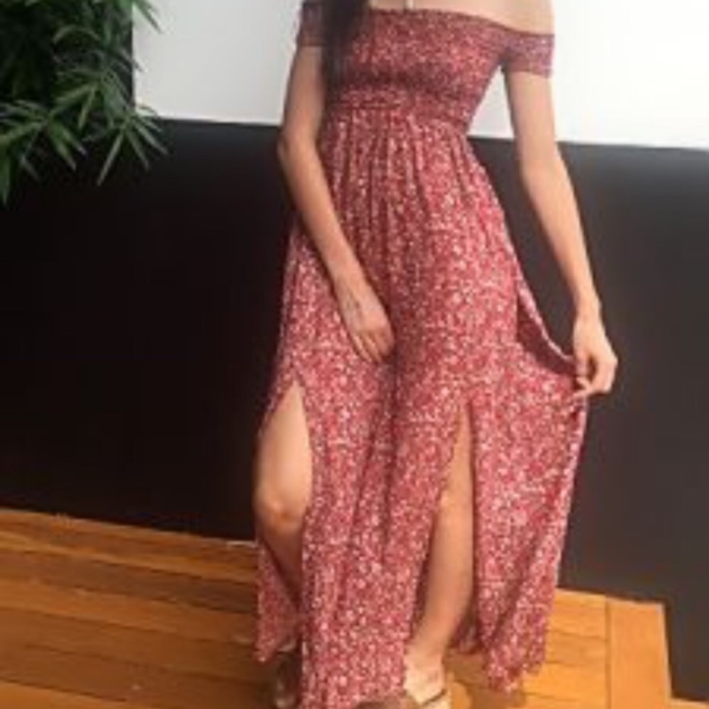 SALE!! Red maxi floral dress slit off the shoulder - Picture 5 of 7