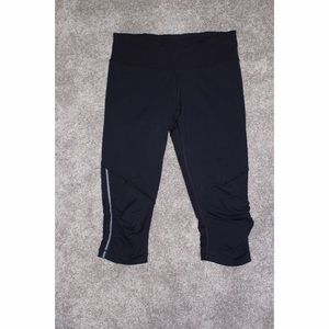 Lulu lemon cropped black athletic leggings