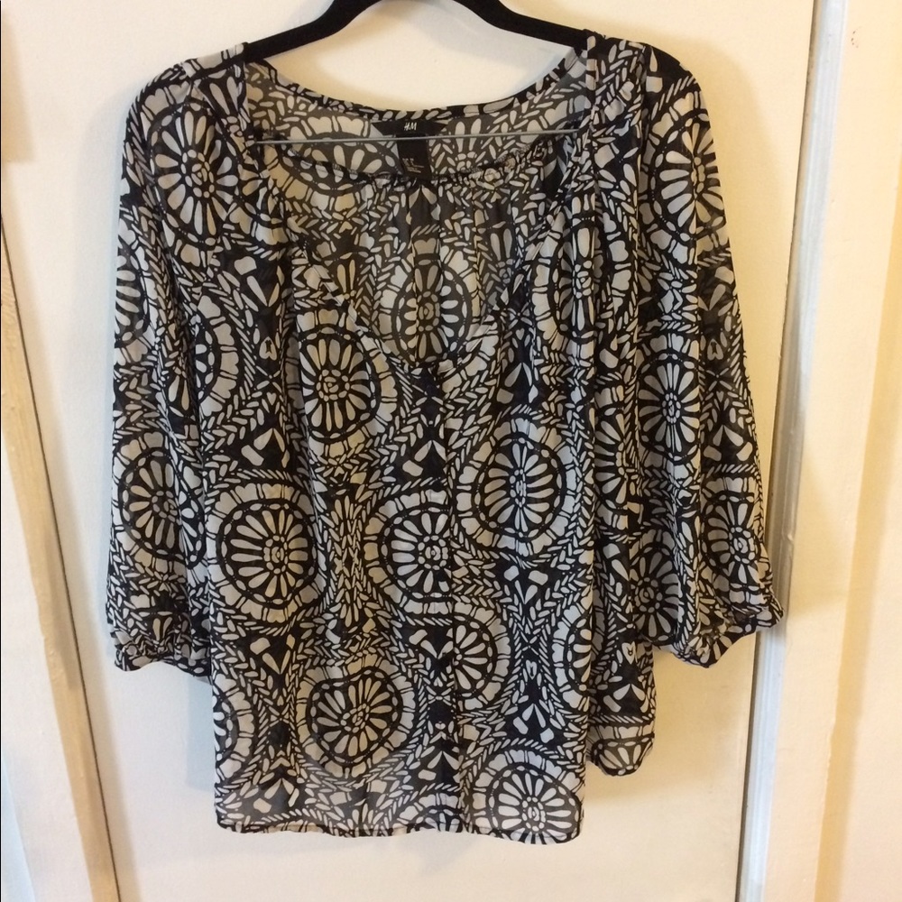 H&M black and white mosaic print peasant top Sz8