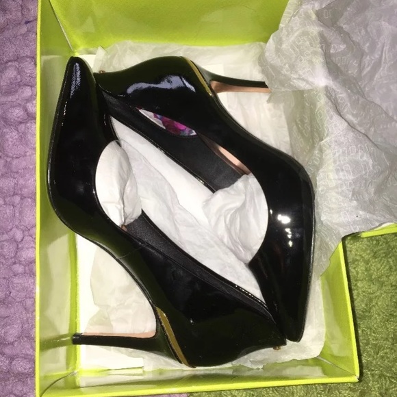 Ted Baker - Picture 7 of 8