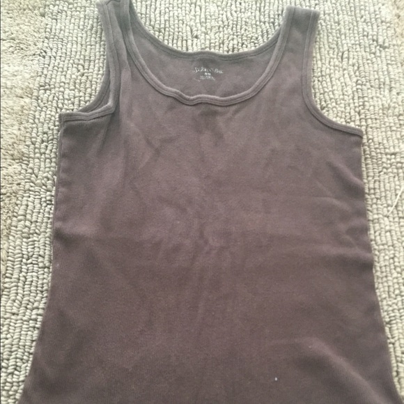 Brown tank. - Picture 1 of 3