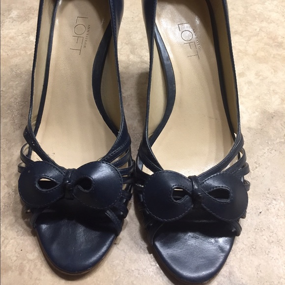 Ann Taylor Navy Shoes - Picture 2 of 6