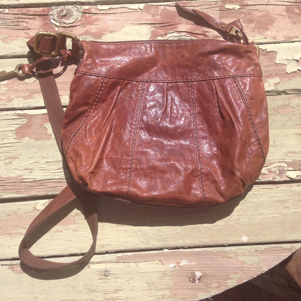 Brown leather FOSSIL shoulder bag/Cross Body !