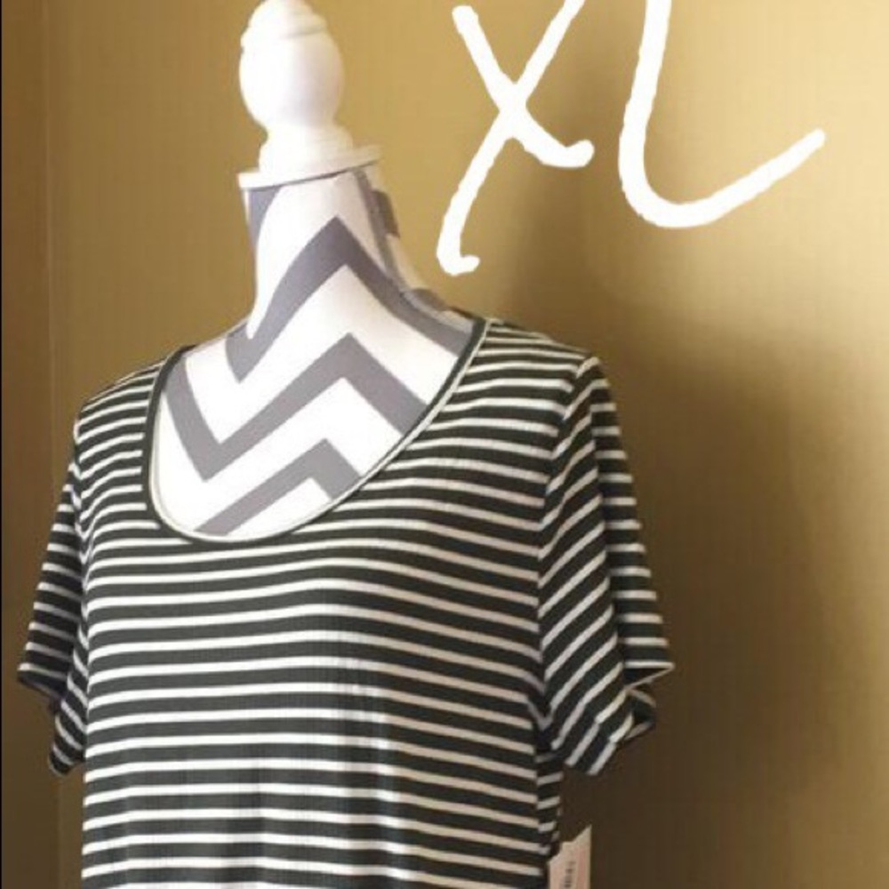 NEW PRICE FIRM LULAROE CLASSIC TEE