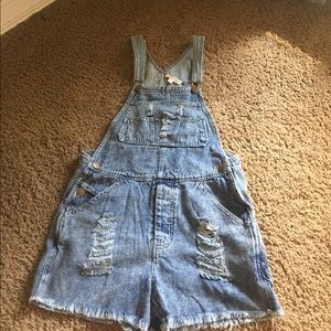 Overall distressed Shorts