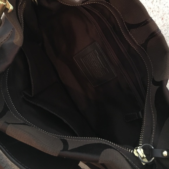 PRICE DROP! Coach Purse - Picture 3 of 3